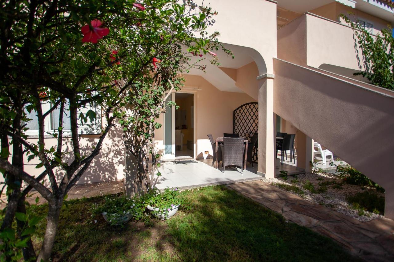 Appartamento Brezza Marina Budoni Exterior photo